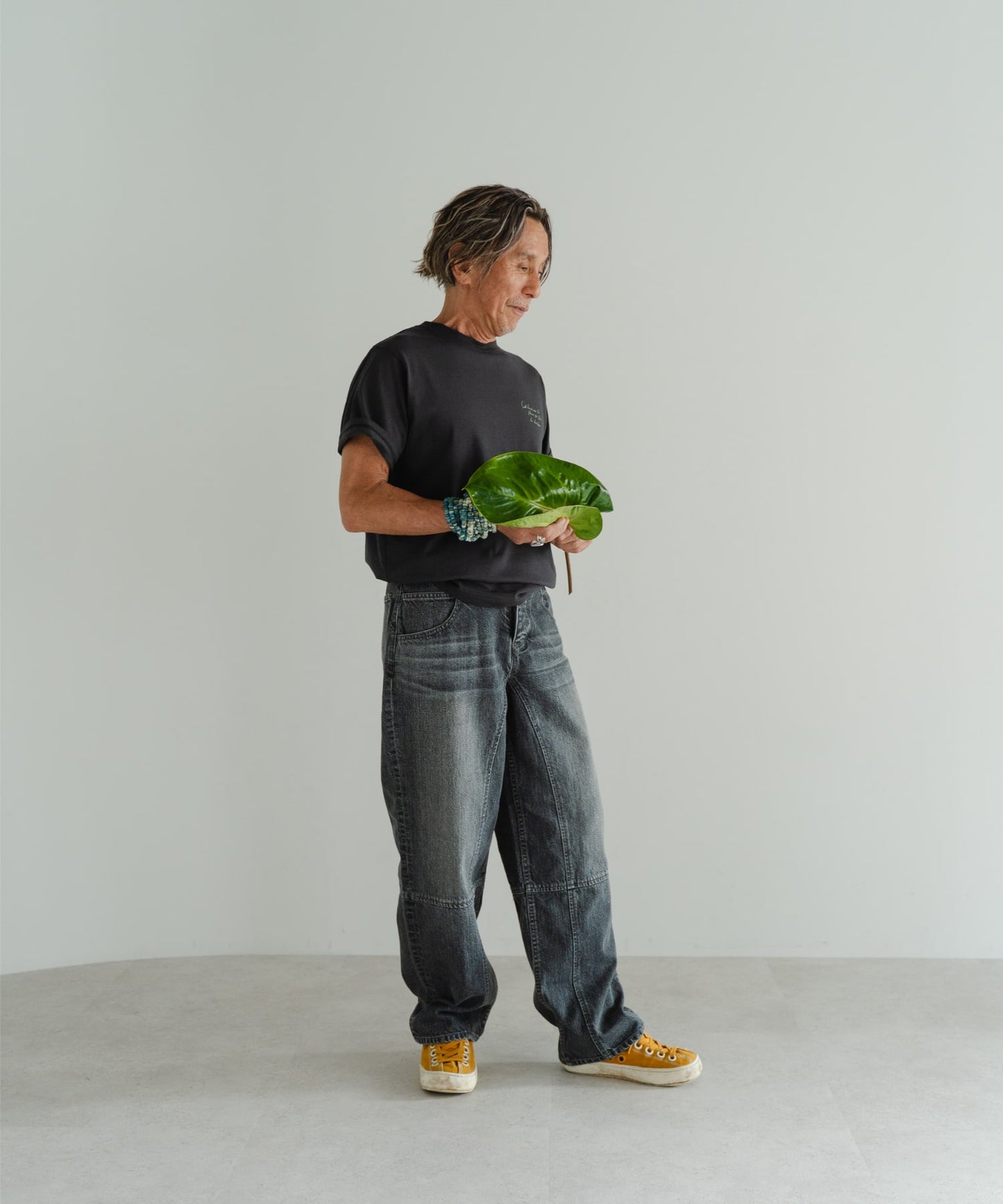 Botanical T-Shirt - Charcoal Black