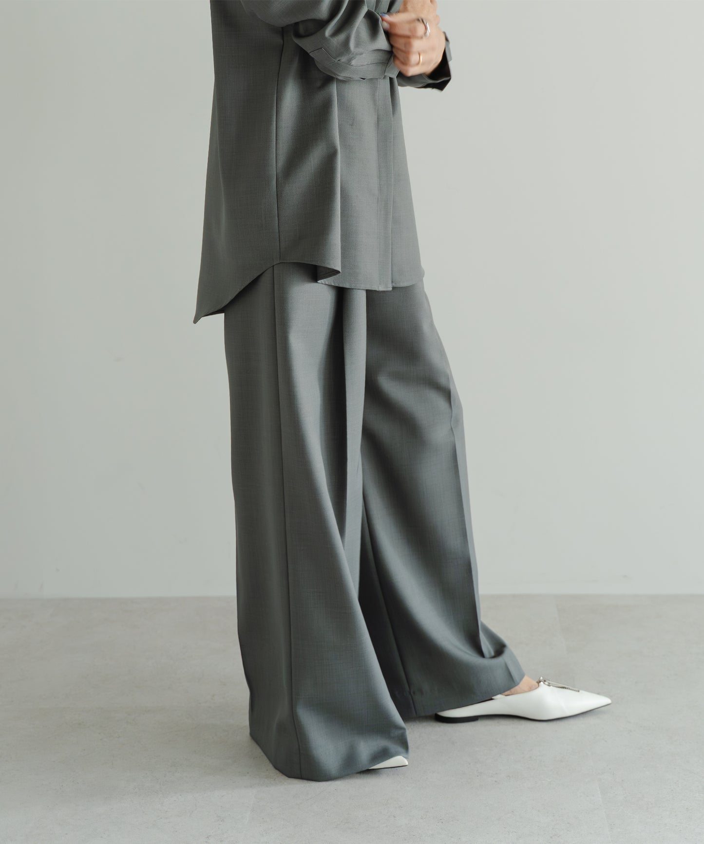 Tuck Wide Pants - Charcoal Gray